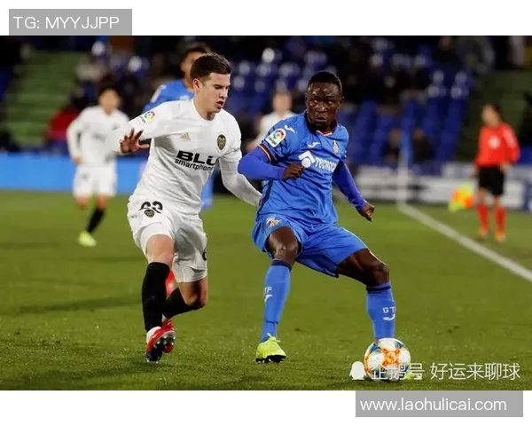 中国与菲律宾足球对决赛果揭晓精彩瞬间回顾与分析 中国与菲律宾足球对决赛果揭晓精彩瞬间回顾与分析