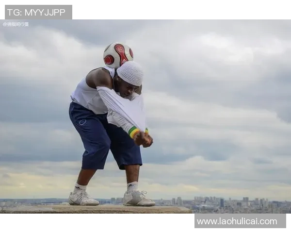 街头足球明星化妆踢球引发路人围观热潮展现运动与时尚的完美结合